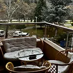 Sunny Park Retreat דירה *