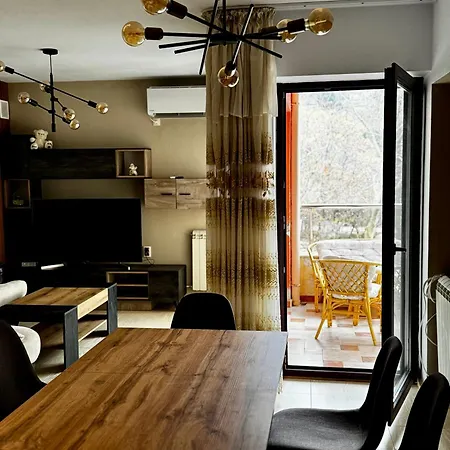 Sunny Park Retreat 아파트 산단스키