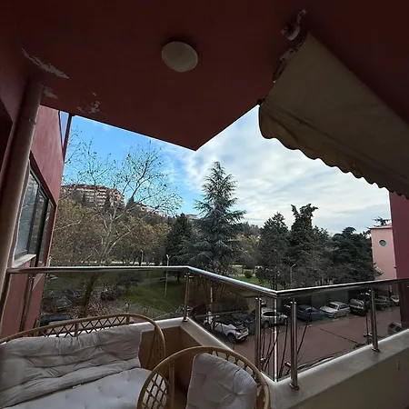 Sunny Park Retreat *
