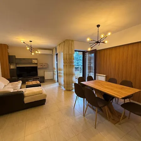 Sunny Park Retreat *