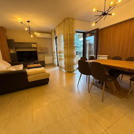 דירה Sunny Park Retreat